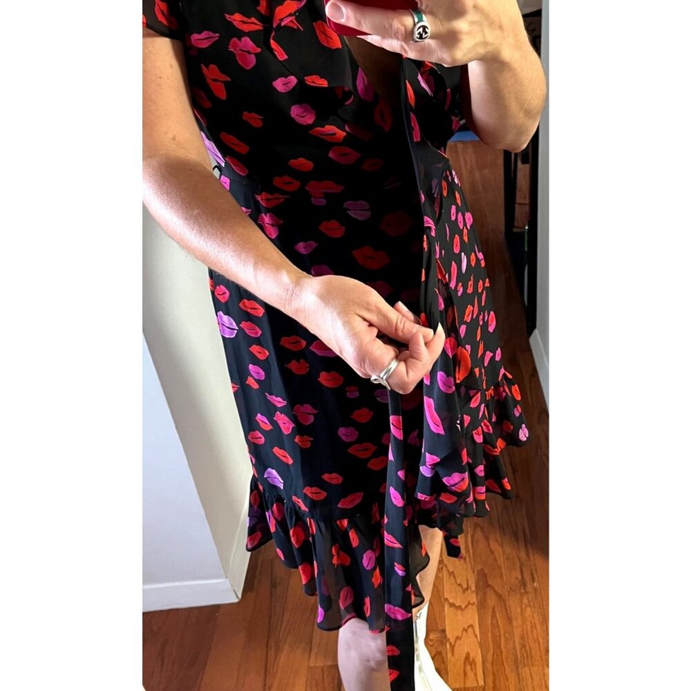 Betsey Johnson Black Wrap Dress With Red & Pink Lip Print Short Sleeves Ruffle H - Picture 5 of 8